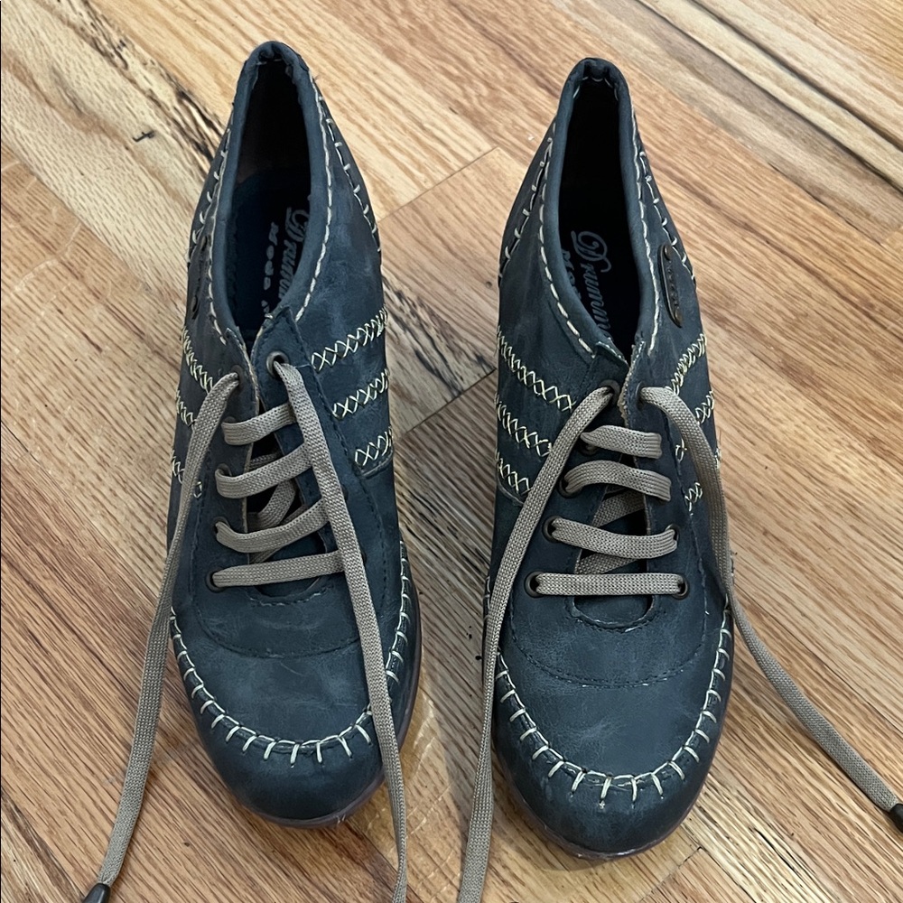 Stylish Women's Black Shoes